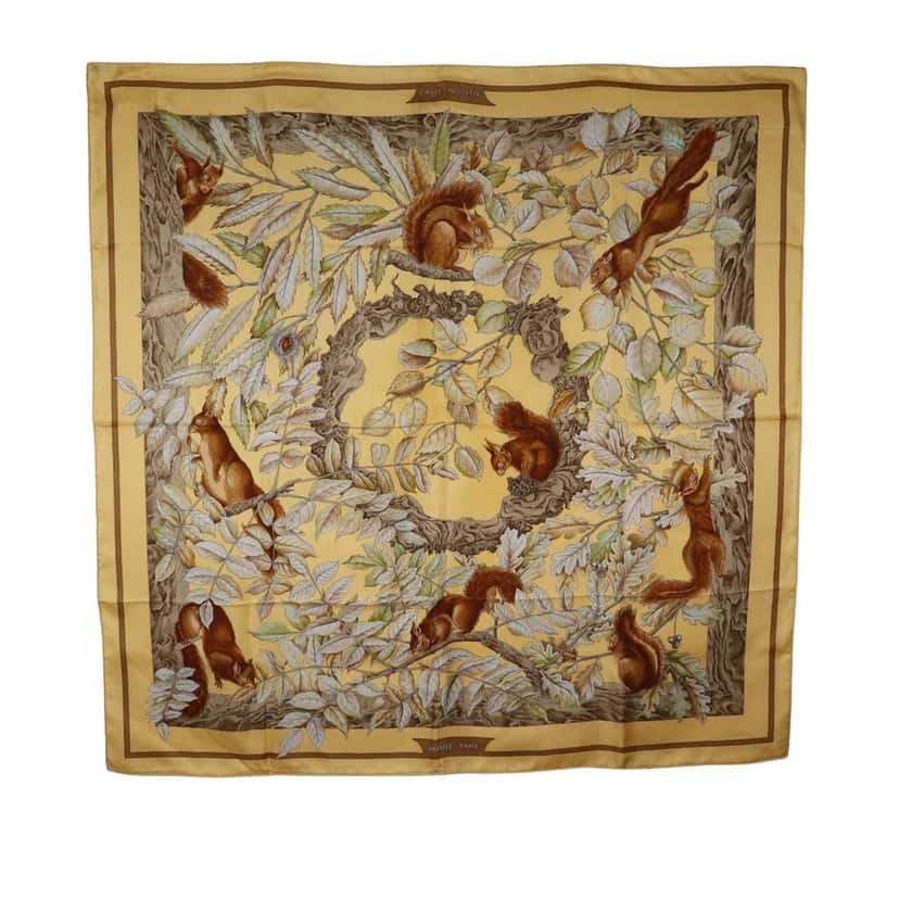 Hermès Casse Noisette Silk Scarf 90 Brown Silk Very good condition - Front View