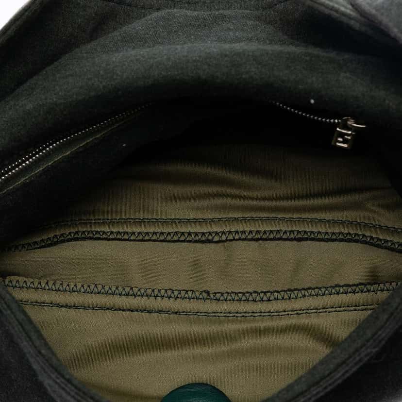 Fendi Wool Baguette Green Wool Very good condition - Model View