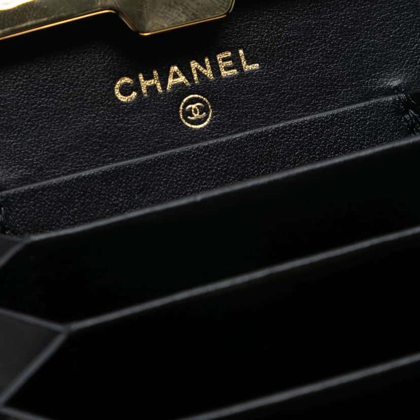 Chanel Small Glazed Goatskin Box With Chain Black Leather Very good condition - Box View