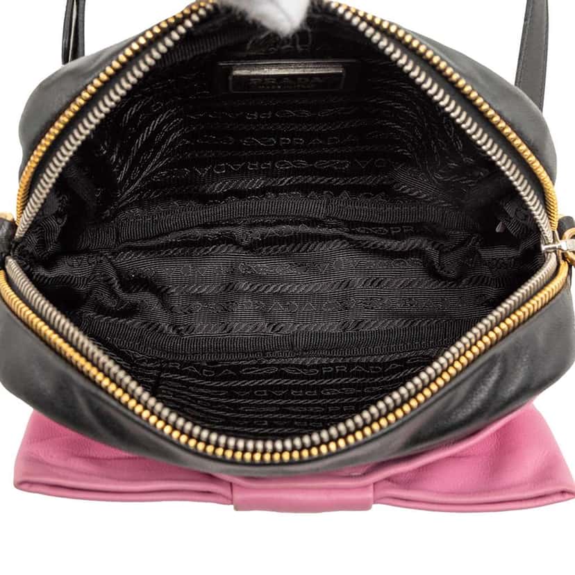 Prada Nappa Fiocco Bow Crossbody Black Leather Very good condition - Model View