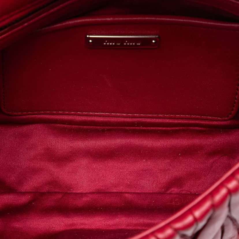 Miu Miu Matelasse Lambskin Flap Crossbody Red Leather Good condition - Model View