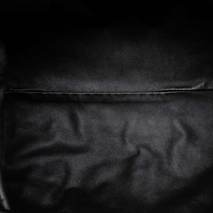 Bottega Veneta Lambskin The Pouch Black Leather Good condition - Model View
