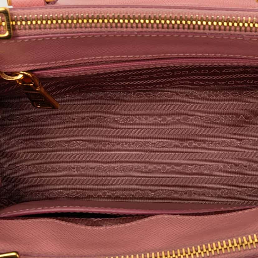 Prada Mini Saffiano Lux Galleria Double Zip Pink Leather Good condition - Model View