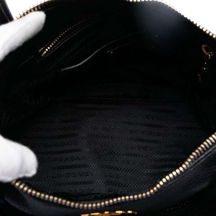 Prada Vitello Daino Zip Top Convertible Tote Black Leather Good condition - Model View