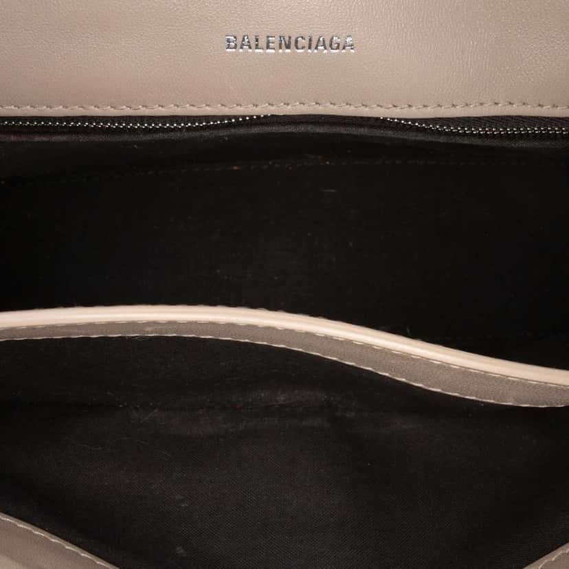 Balenciaga Small Metallic Calfskin Crush Chain Shoulder Bag Brown Leather Very good condition - Model View