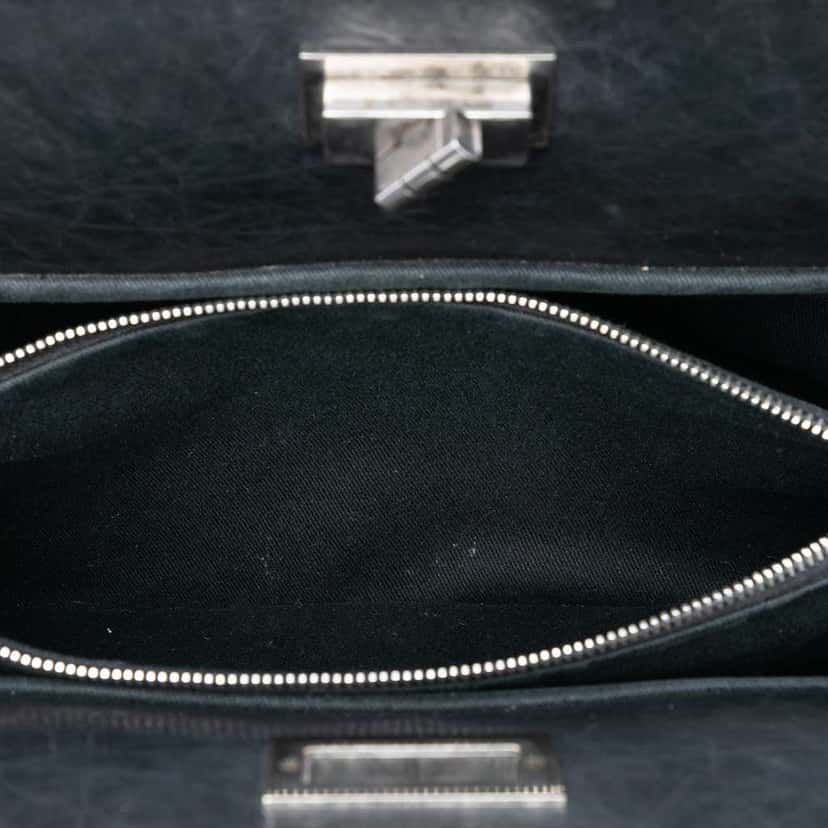 Chanel Quilted Aged Calfskin Reissue 2.55 Tote Black Leather Good condition - Model View