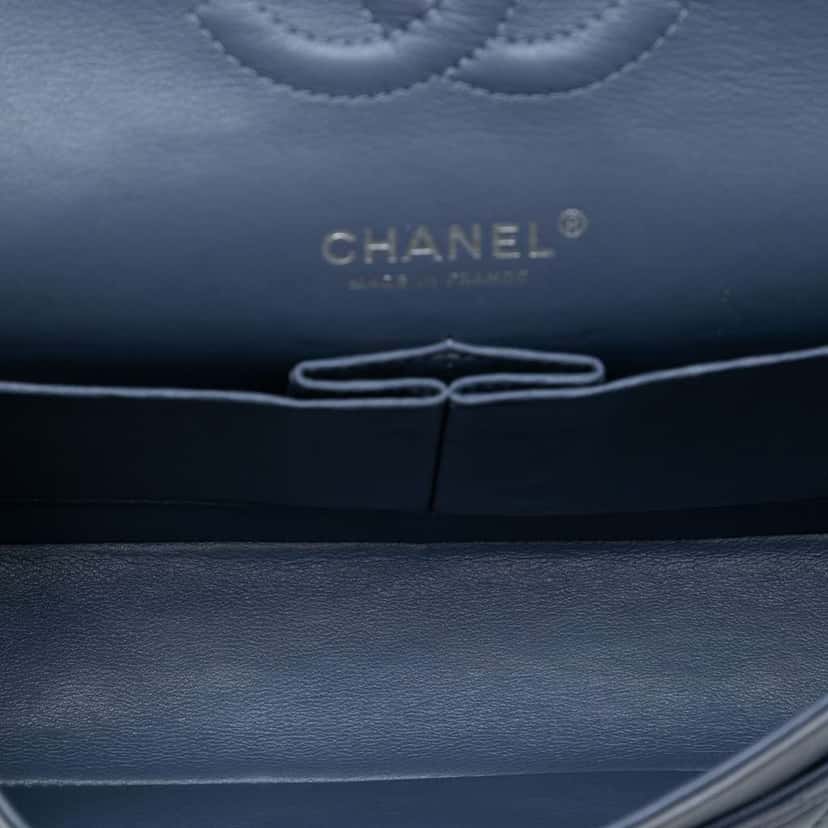 Chanel Medium Classic Lambskin Double Flap Grey Leather Very good condition - Model View