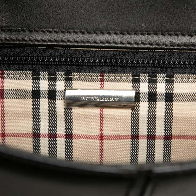 Burberry Leather Shoulder Bag Black Leather Good condition - Box View