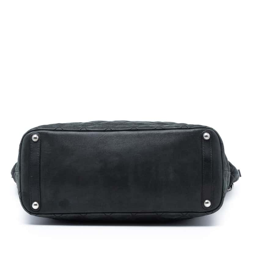 Chanel Large Iridescent Quilted Calfskin In The Mix Shopping Tote Black Leather Very good condition - Inside View