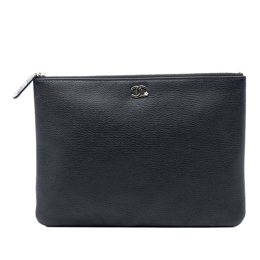 Chanel Medium Goatskin Lucky Clover O Case Clutch Black Leather Very good condition - Front View