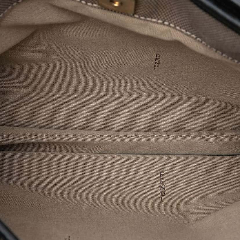 Fendi Canvas Zucca Crossbody Brown Canvas Very good condition - Model View
