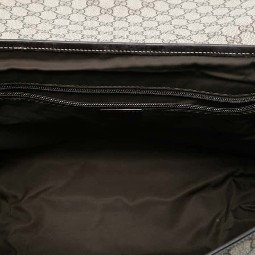 Gucci GG Supreme Interlocking G Crossbody Brown Canvas Very good condition - Model View