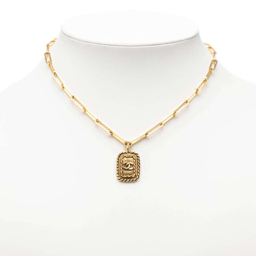 Chanel CC Gold Plated Rectangular Pendant Necklace Gold Metal Good condition - Box View
