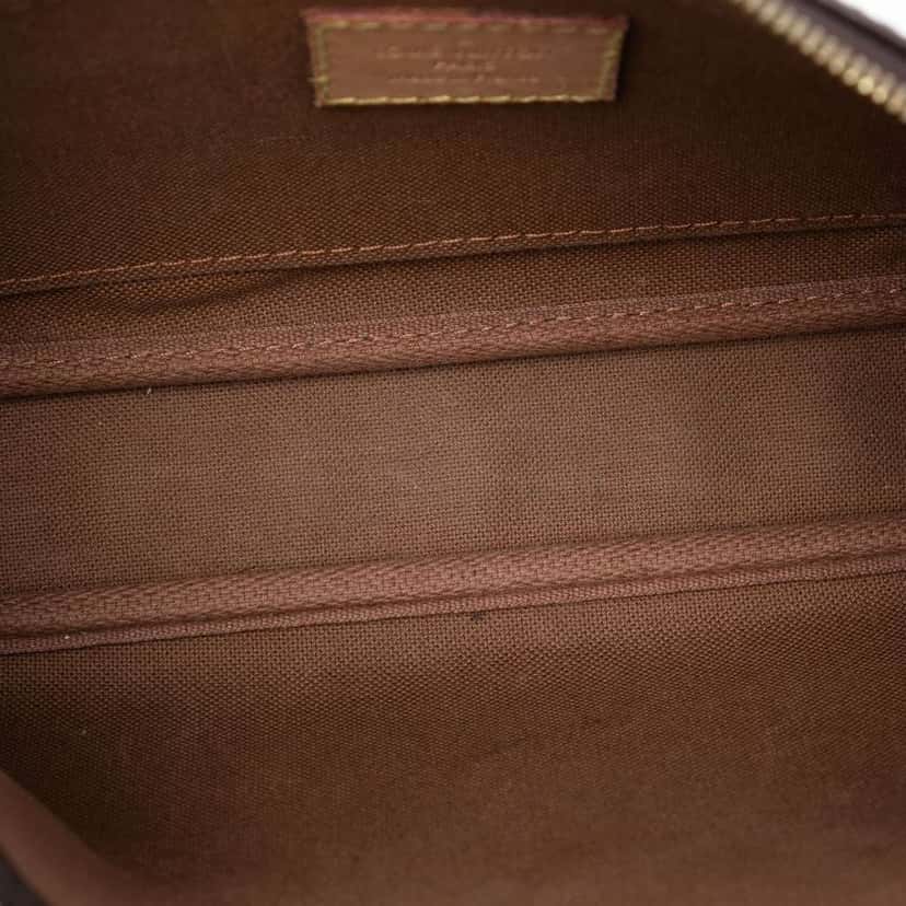 Louis Vuitton Monogram Multi Pochette Accessoires Brown Very good condition - Model View