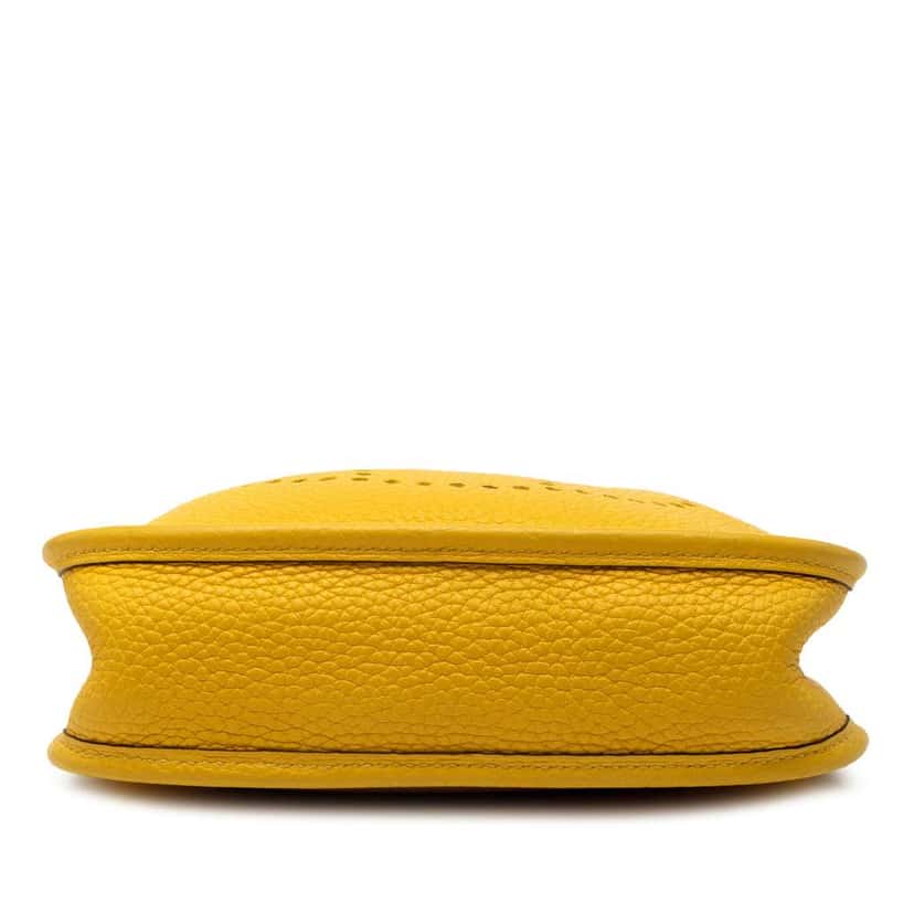 Hermès Clemence Amazone Evelyne TPM 16 Yellow Leather Very good condition - Inside View