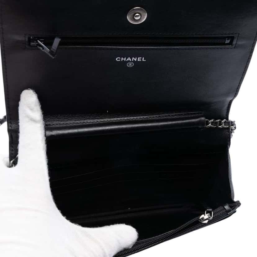 Chanel Quilted Caviar Boy Wallet on Chain Black Leather Very good condition - Model View