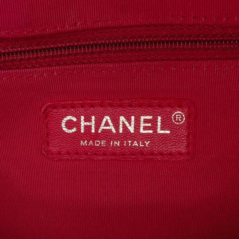 Chanel Medium Iridescent Calfskin Gabrielle Crossbody Purple Leather Very good condition - Box View