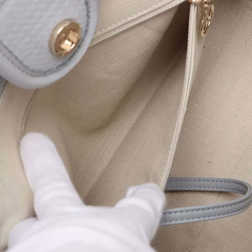 Chanel Small Canvas Deauville Tote Grey Canvas Good condition - Model View