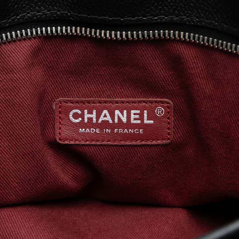 Chanel CC Caviar Tuck Tote Black Leather Good condition - Box View