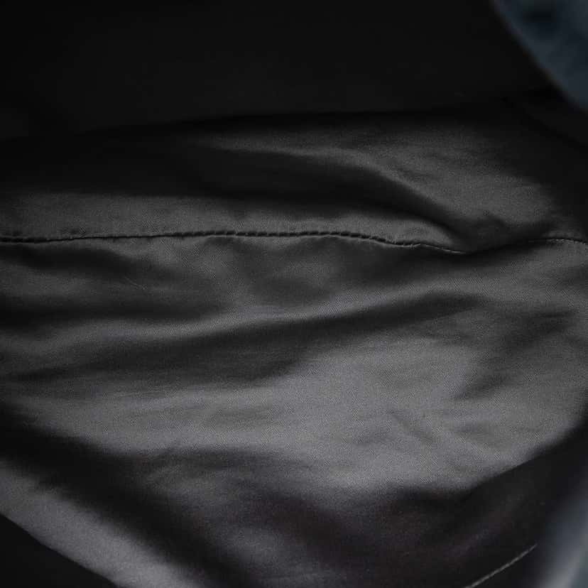 Chanel Paris Moscou Bubble Quilted Velvet Flap Grey Velvet Very good condition - Model View