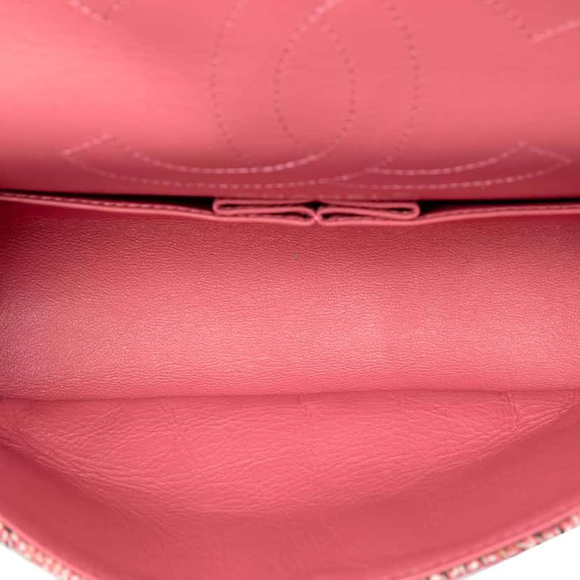 Chanel Quilted Tweed Reissue 2.55 Double Flap 225 Pink Tweed Good condition - Model View