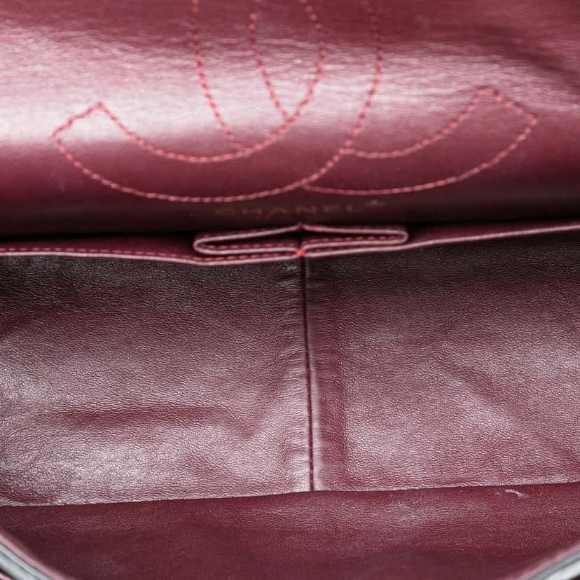 Chanel Quilted Aged Calfskin Reissue 2.55 Double Flap 226 Black Leather Very good condition - Model View