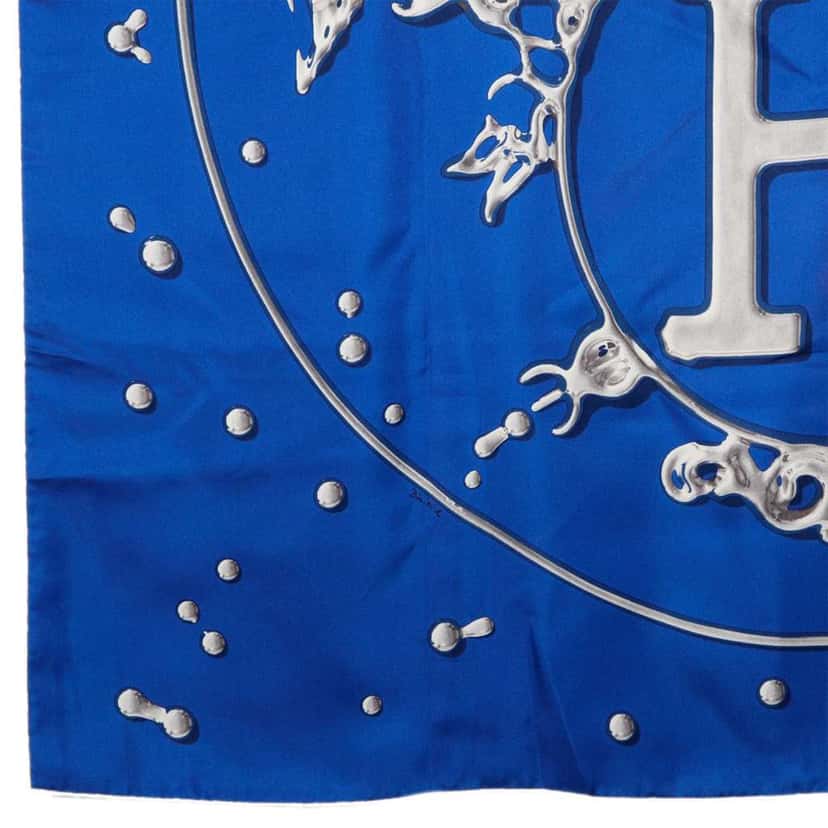Hermès Vif Argent Silk Scarf 90 Blue Silk Good condition - Model View
