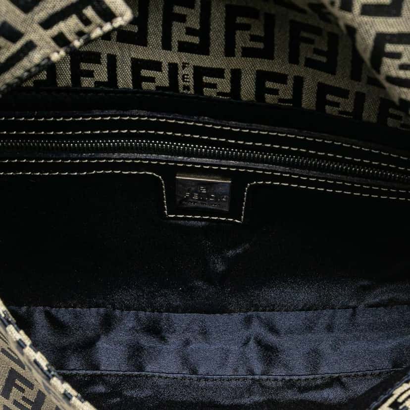 Fendi Zucchino Canvas Baguette Grey Canvas Good condition - Model View