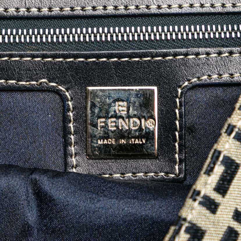 Fendi Zucchino Canvas Baguette Grey Canvas Good condition - Box View