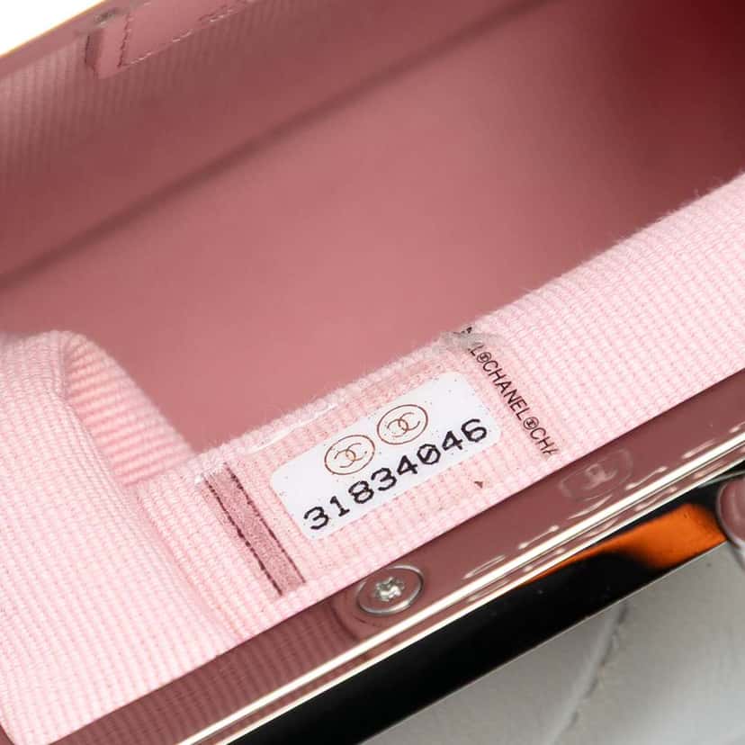 Chanel Lambskin and Acrylic Kiss Clutch with Chain White Leather Very good condition - Box View