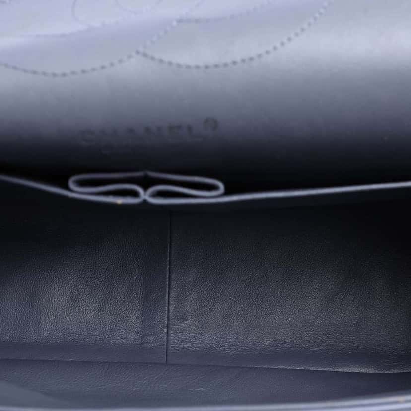 Chanel Jumbo Classic Lambskin Double Flap Purple Leather Very good condition - Model View