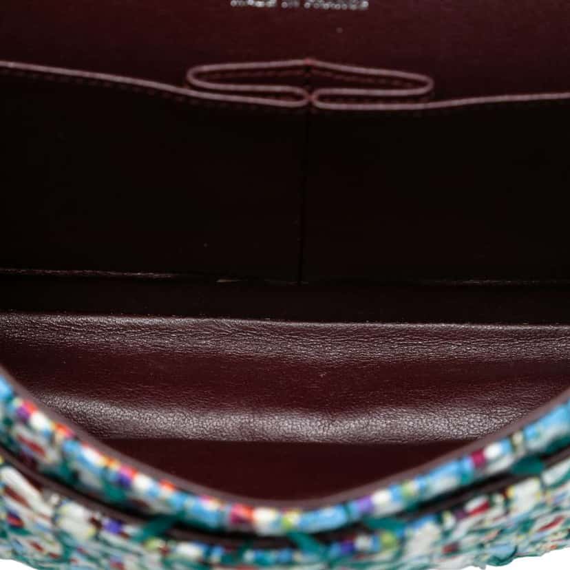 Chanel Medium Classic Tweed Double Flap MultiColor Tweed Good condition - Model View