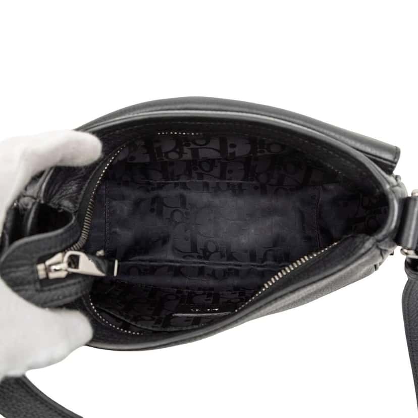 Dior Grained Calfskin Saddle Soft Bag Black Leather Very good condition - Model View