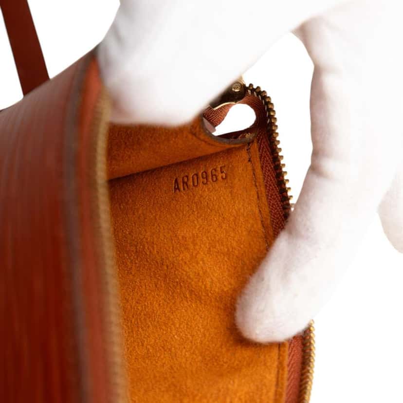 Louis Vuitton Epi Pochette Accessoires Brown Leather Good condition - Box View