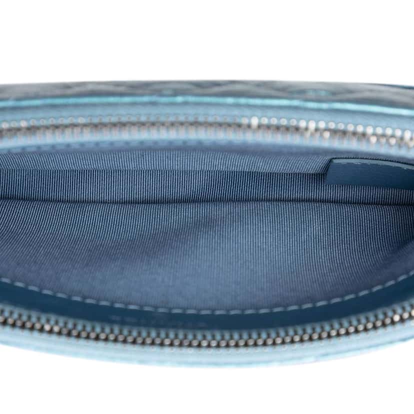 Chanel Iridescent Aged Calfskin Gabrielle Double Zip Clutch with Chain Blue Leather Good condition - Model View