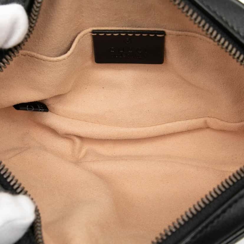 Gucci GG Marmont Matelasse Leather Belt Bag Black Leather Very good condition - Model View