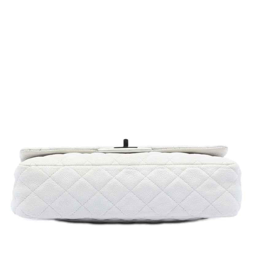 Chanel Quilted Caviar Reissue 2.55 Double Flap 225 White Leather Good condition - Back View