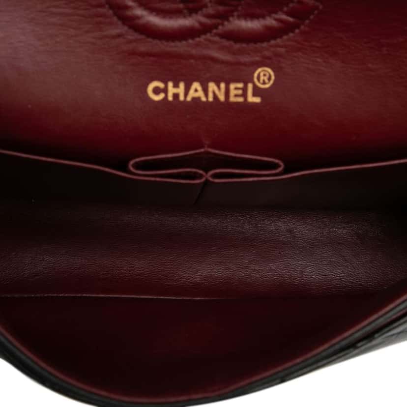 Chanel Small Classic Lambskin Double Flap Black Leather Good condition - Model View