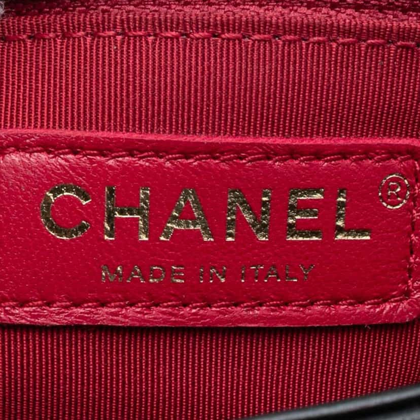 Chanel Medium Lambskin In the Loop Flap Black Leather Good condition - Box View
