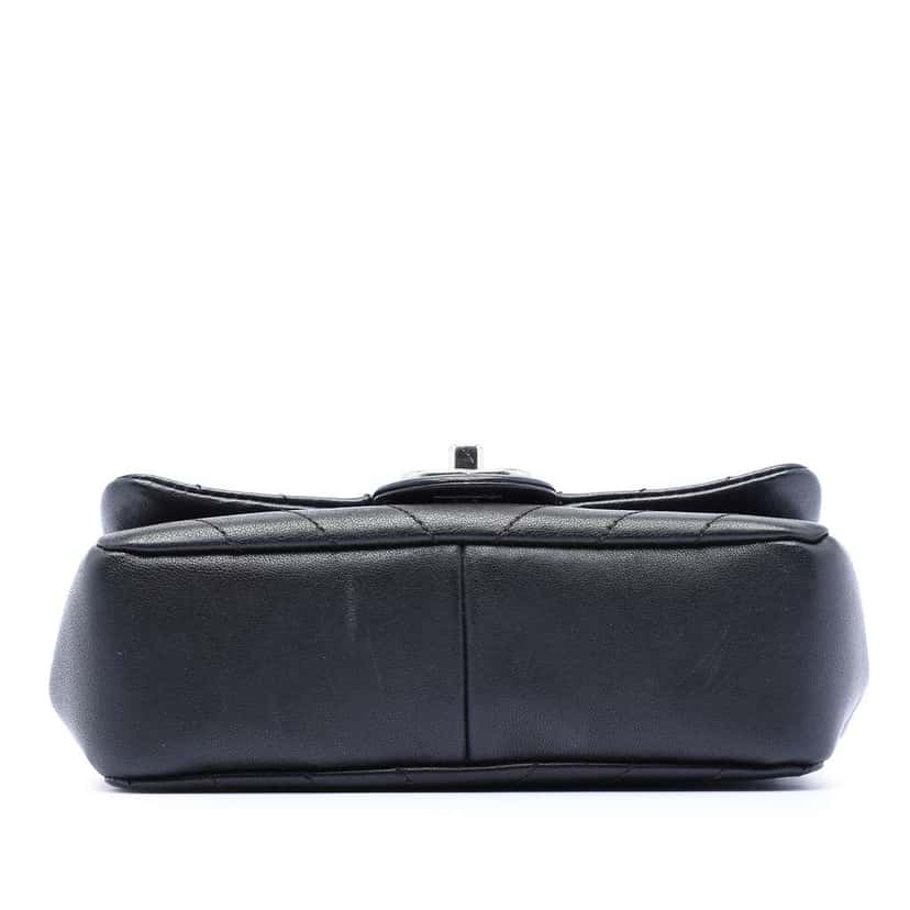 Chanel Mini CC Chevron Calfskin Single Flap Black Leather Very good condition - Inside View