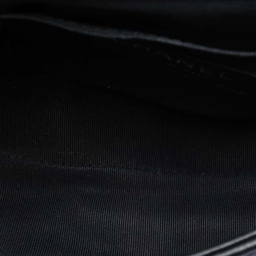 Chanel Mini CC Chevron Calfskin Single Flap Black Leather Very good condition - Model View