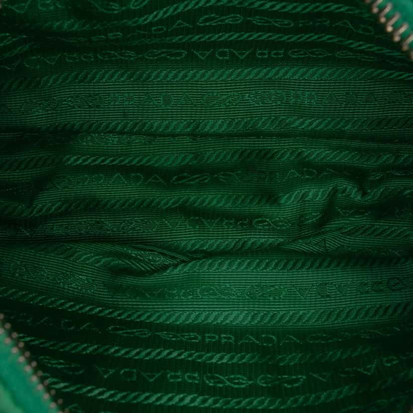 Prada Tessuto Gaufre Re Edition Shoulder Bag Green Very good condition - Model View