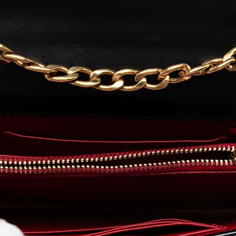 Prada Saffiano Vernice Fiocco Bow Wallet On Chain Black Leather Good condition - Model View