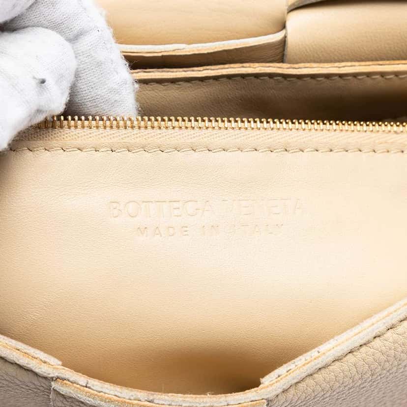 Bottega Veneta Grained Calfskin Intrecciato Cassette Crossbody Brown Leather Very good condition - Box View