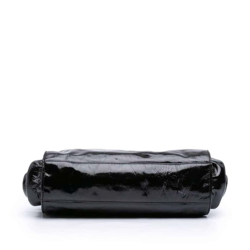 Chanel Patent Mademoiselle Lock Convertible Wrist Clutch Black Leather Good condition - Inside View