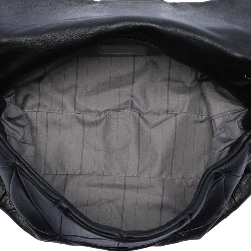 Chanel Quilted Lambskin Origami Soft Squares Flap Black Leather Good condition - Model View