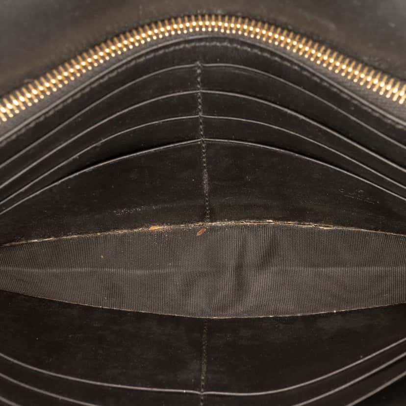 Gucci Guccissima Interlocking G Wallet On Chain Black Leather Good condition - Model View