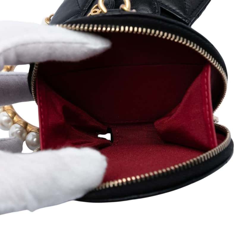 Chanel Quilted Lambskin Pearl Crown CC Wristlet Multi Pouches Black Leather Good condition - Model View