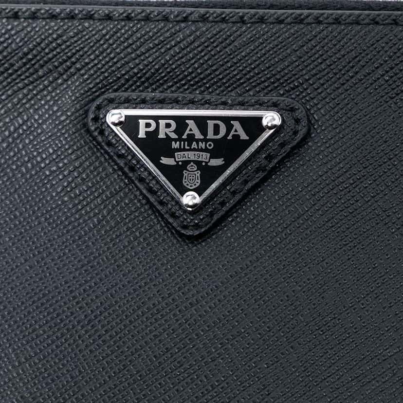 Prada Saffiano Clutch Black Leather Good condition - Box View