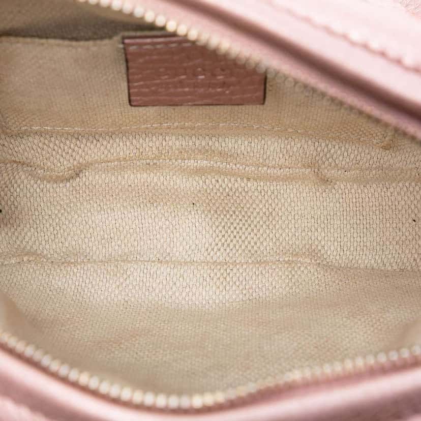 Gucci Mini Metallic Pebbled Calfskin Soho Chain Crossbody Pink Leather Very good condition - Model View